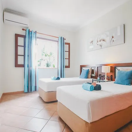 Villa In Albufeira With Private Pool & Beaches Vila
