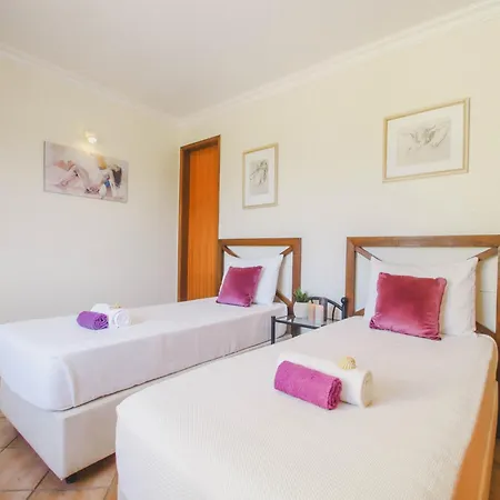 Villa In Albufeira With Private Pool & Beaches البوفيرا